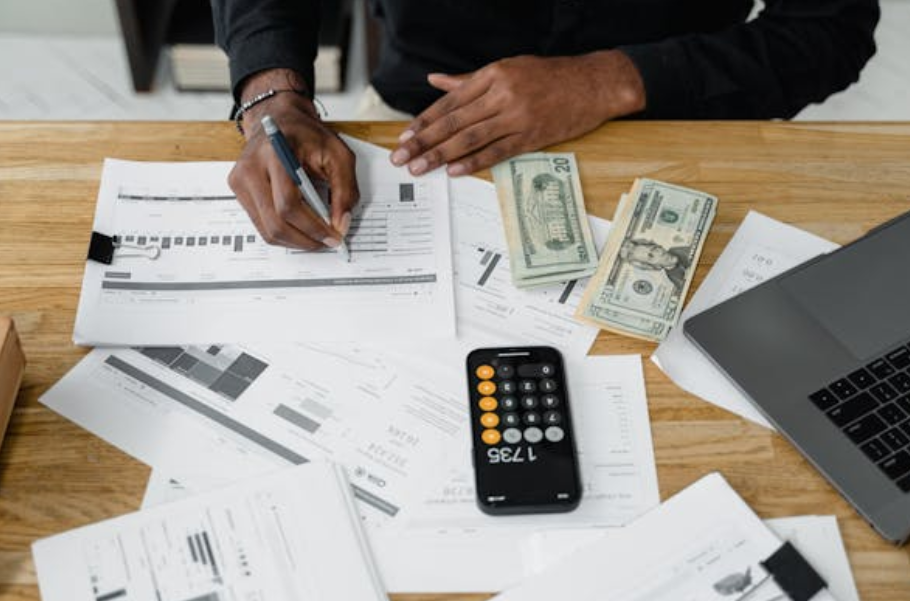 An accountant doing international tax calculations.